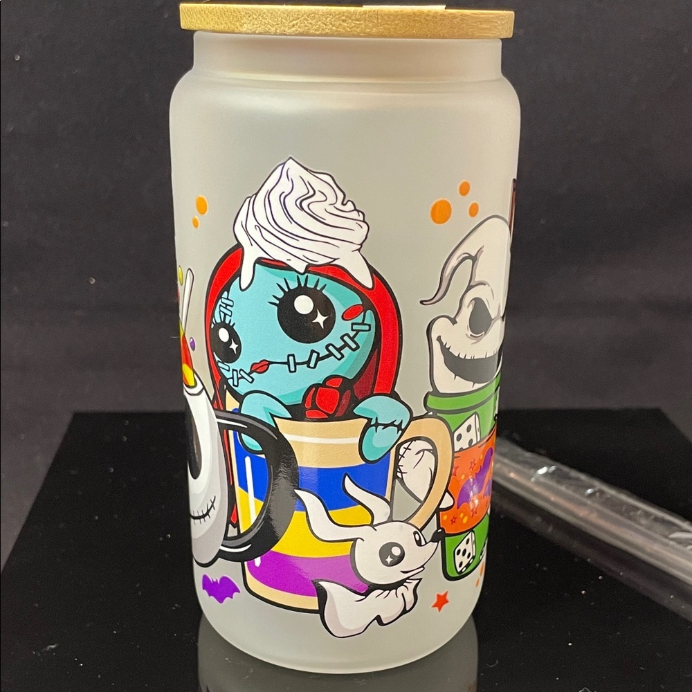 Nightmare Before Christmas-Themed Glass Tumbler with Bamboo Lid - Picture 5 of 5